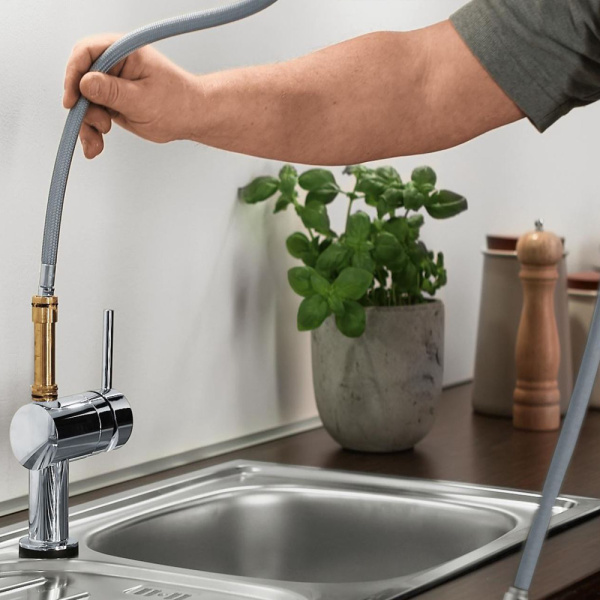 Смеситель для кухонной мойки GROHE Minta Touch сенсорный с вытяжным изливом, хром (31360001)